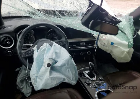 2022 Alfa Romeo Stelvio Ti z USA, uszkodzony, nr VIN ZASPAKBN0N7D46121